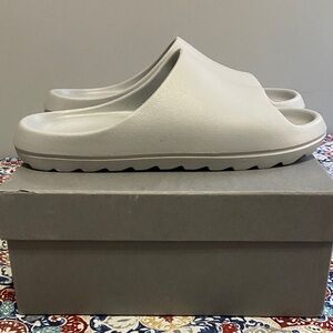 Men's Gray Slide Sandals